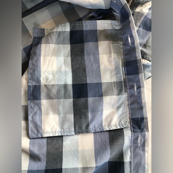 NWT Eddie Bauer “Mr on the go Poplin” long sleeve shirt. Size Small Men’s. - Picture 7 of 7